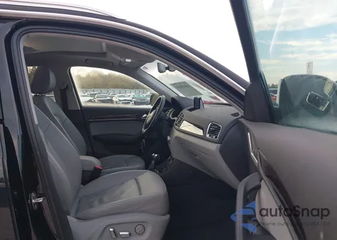 2016 Audi Q3 2.0T Premium Plus z USA, uszkodzony, nr VIN WA1BFCFS5GR014784